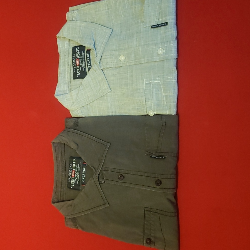 Lot of 2 Mens XXL gray and light gray short sleeve button up shirts by Marc Ecko